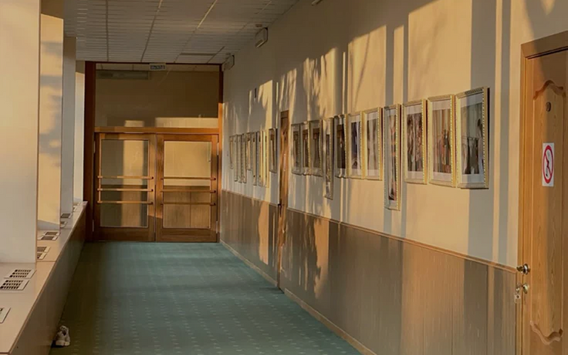 Drown out the hallway
